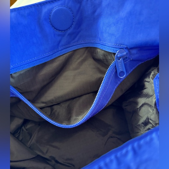 BAGGU large tote 💙 - Picture 2 of 5